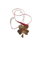 Martisor Trifoi Märzchen Charm Anhänger als Kleeblatt mit Steine aus Metall Grün Gold 2392